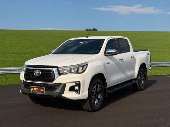 TOYOTA HILUX 2.8 SRX 4X4 CD 16V DIESEL 4P AUTOMÁTICO TOYOTA HILUX 2.8 SRX 4X4 CD 16V DIESEL 4P AUTOMÁTICO